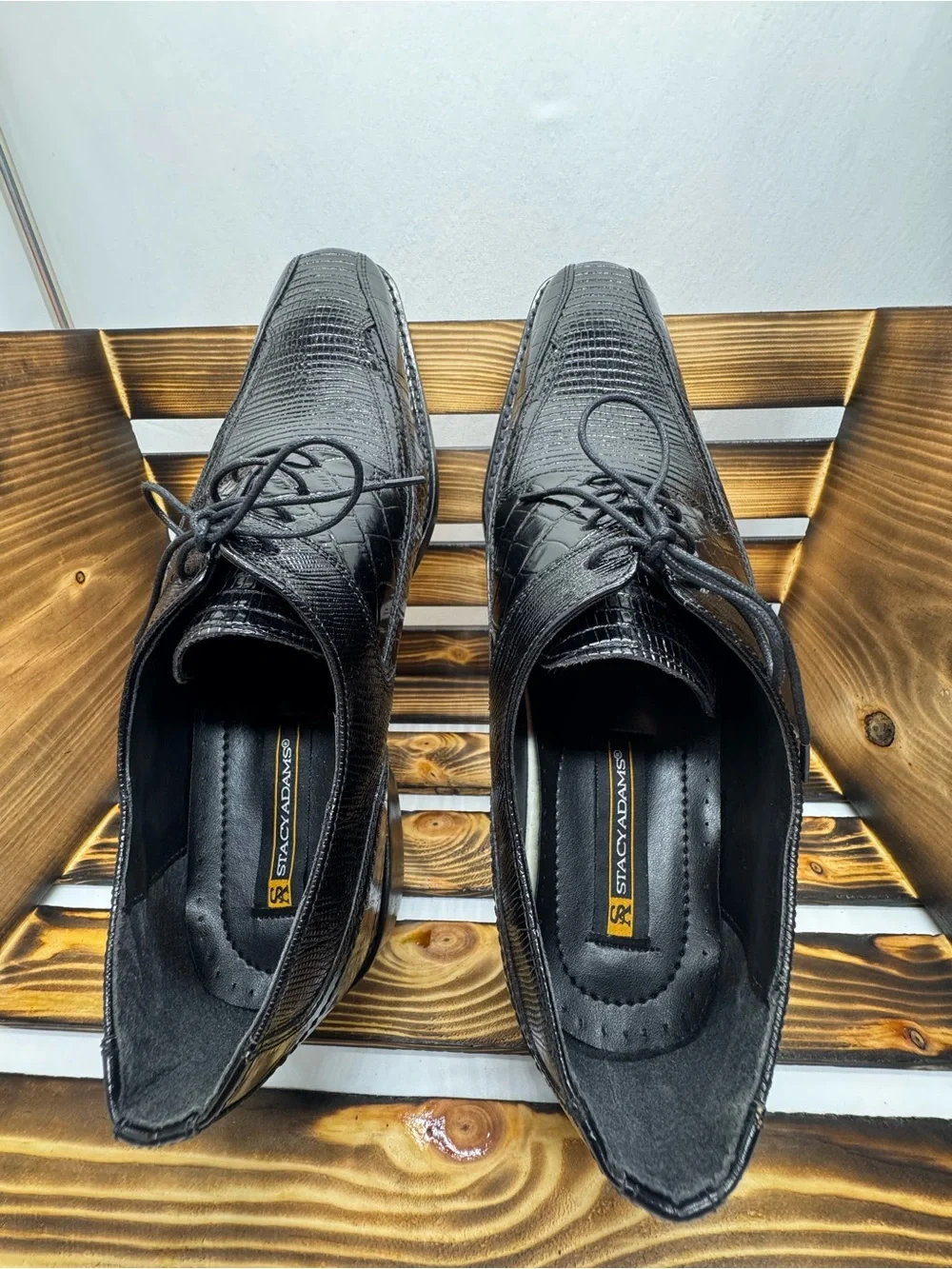 Stacy Adams Black Croc-Embossed Lace-Up Oxfords #0128